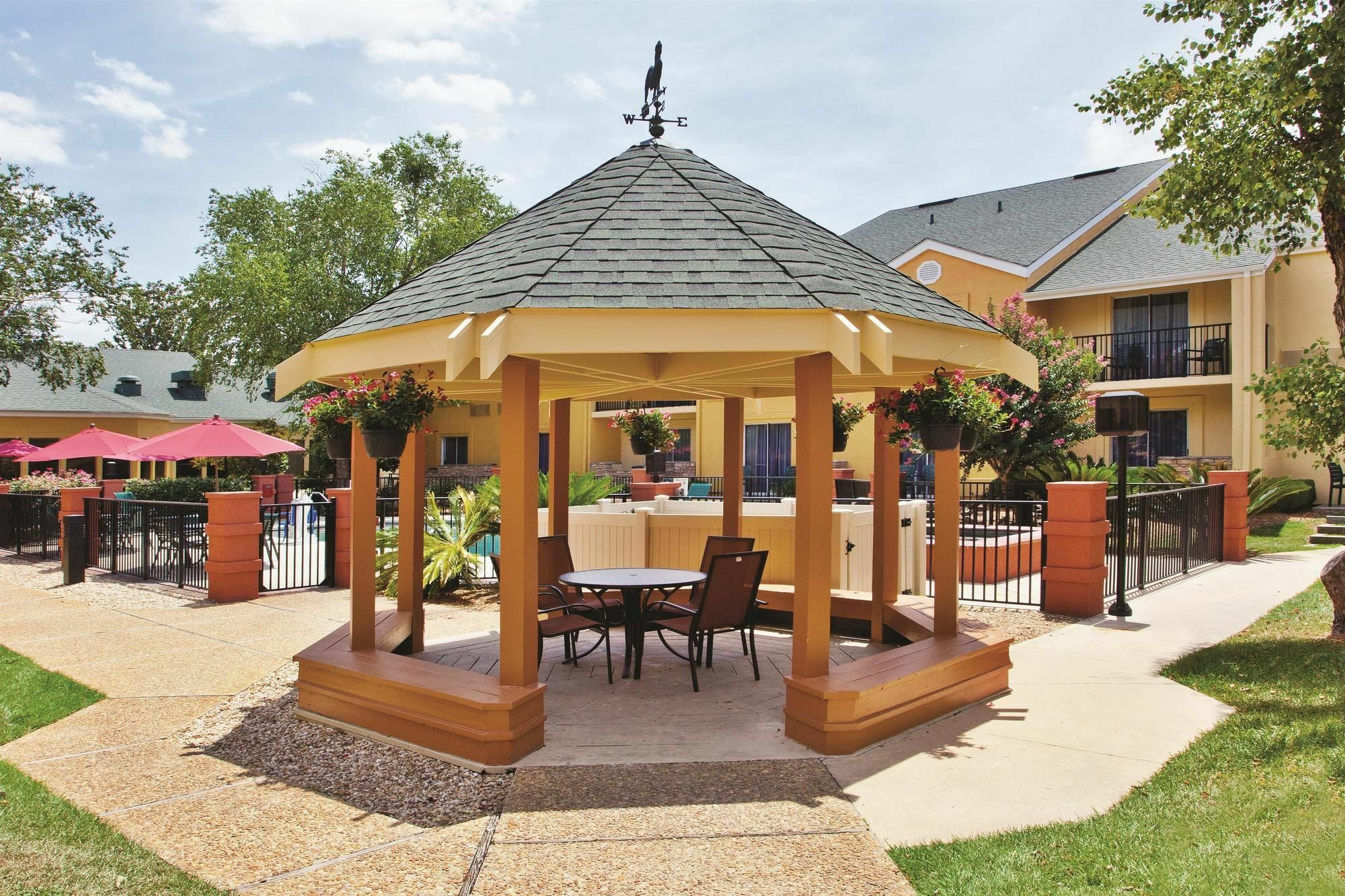 Hotel Wingate By Wyndham Valdosta/Moody Afb Exterior foto