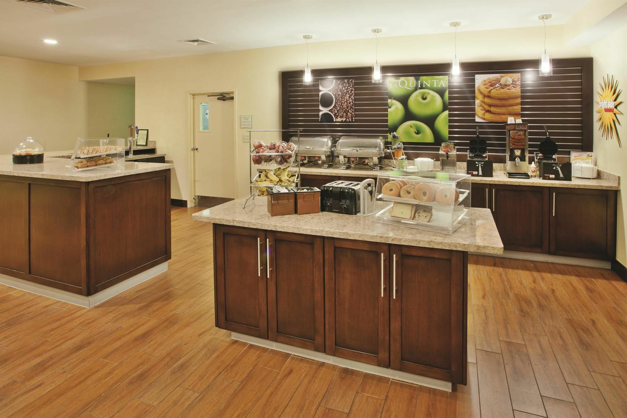 Hotel Wingate By Wyndham Valdosta/Moody Afb Exterior foto